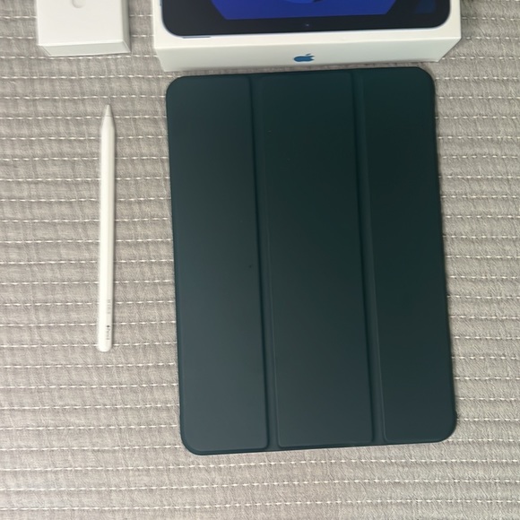 iPad Air 5th generation Wi-Fi + Cellular - Picture 3 of 8